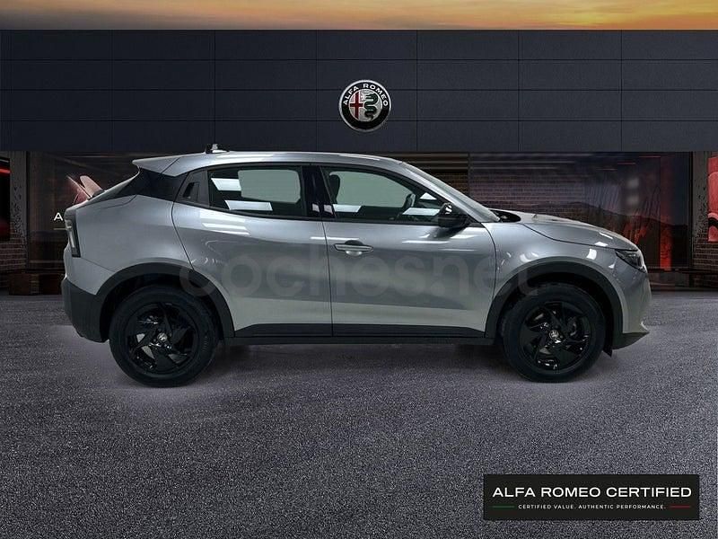 Usado Alfa Romeo Junior 145 CV (106 kW) 2025 Gris / plata SUV