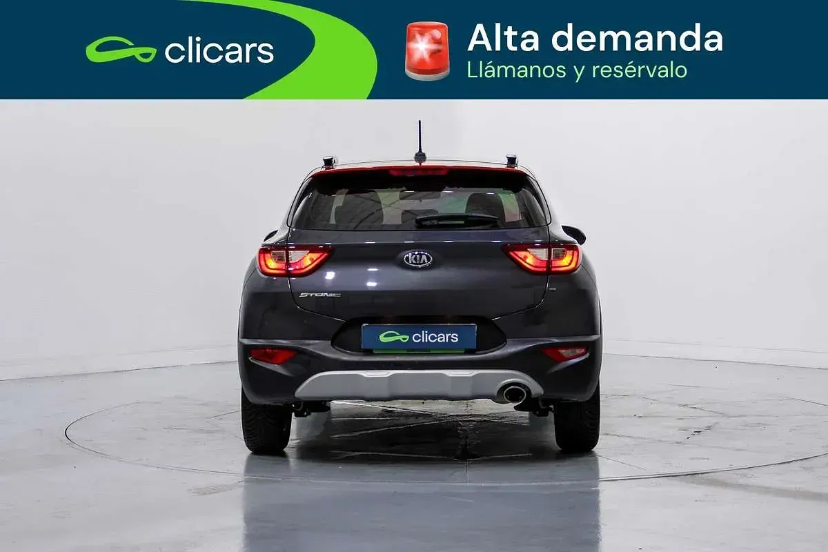 Usado Kia Stonic 84 CV (61 kW) 2019 Negro SUV