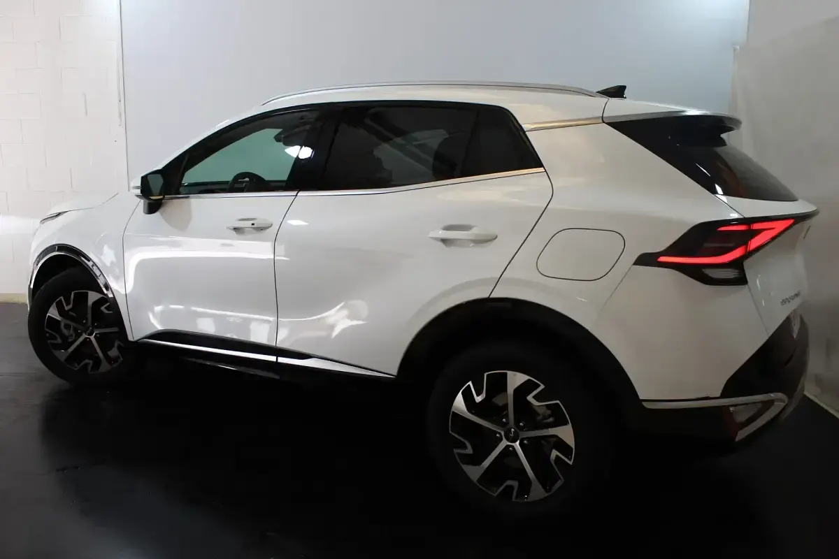 Usado Kia Sportage 230 CV (169 kW) 2023 Blanco SUV