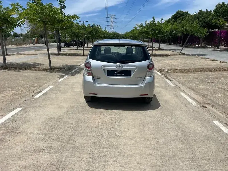 Usado Toyota Verso Advance 126 CV (92 kW) 2009 Gris / plata Monovolumen