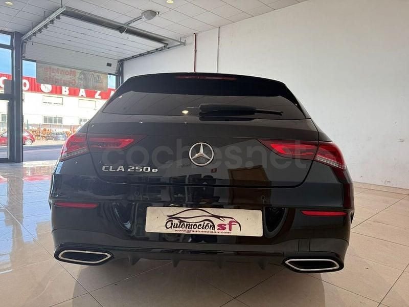 Usado Mercedes CLA250e Shooting Brake 218 CV (160 kW) 2021 Negro Familiar