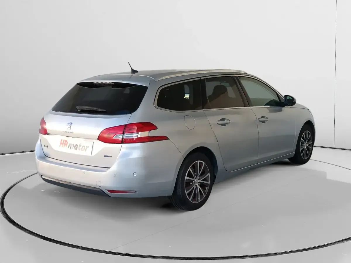 Usado Peugeot 308 131 CV (96 kW) 2017
