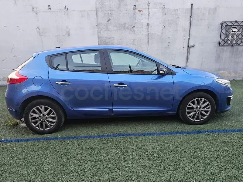 Usado Renault Mégane Life 115 CV (84 kW) 2014 Azul Berlina