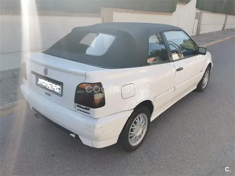 Usado VW Golf Cabriolet 90 CV (66 kW) 1995 Blanco Descapotable