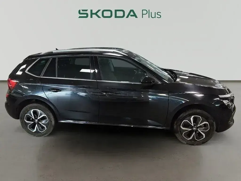 Usado Skoda Kamiq Selection 115 CV (84 kW) 2025 Negro SUV