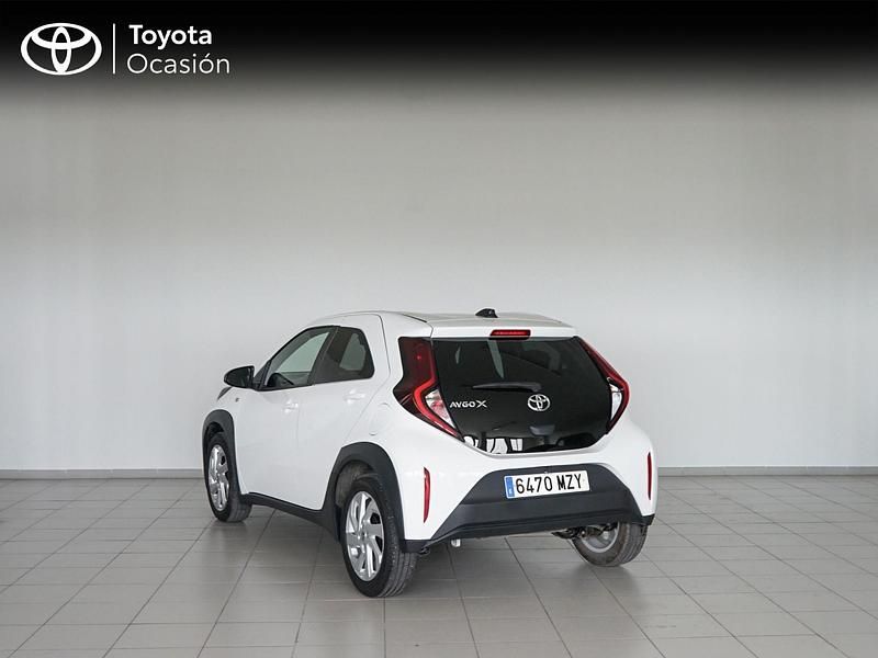 Usado Toyota Aygo X Play 72 CV (52 kW) 2025 Blanco SUV