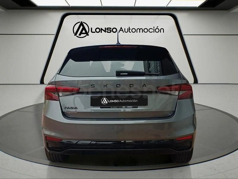 Usado Skoda Fabia Monte Carlo 115 CV (84 kW) 2024 Gris / plata Utilitario