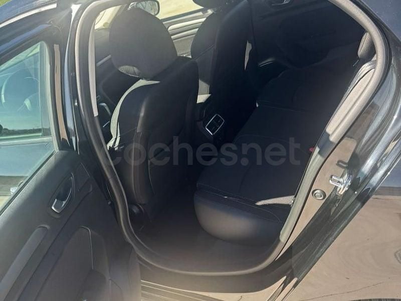 Usado Renault Mégane IV Intens 140 CV (102 kW) 2021 Negro Berlina