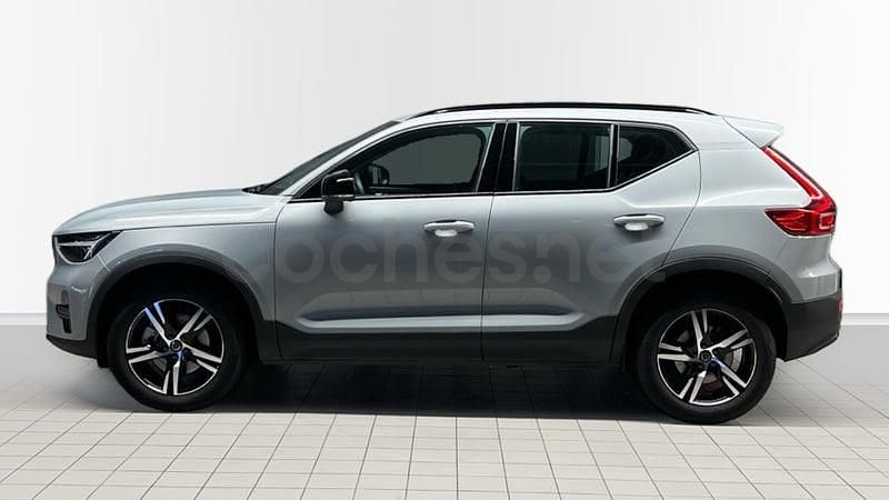 Usado Volvo XC40 Plus 163 CV (119 kW) 2024 Gris / plata SUV