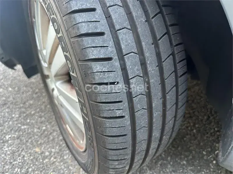 Usado Ford C-MAX Ghia 109 CV (80 kW) 2005 Gris / plata Monovolumen
