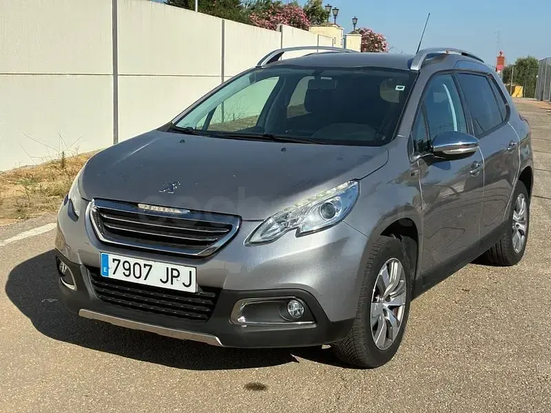 Usado Peugeot 2008 Access 82 CV (60 kW) 2016 Gris / plata SUV