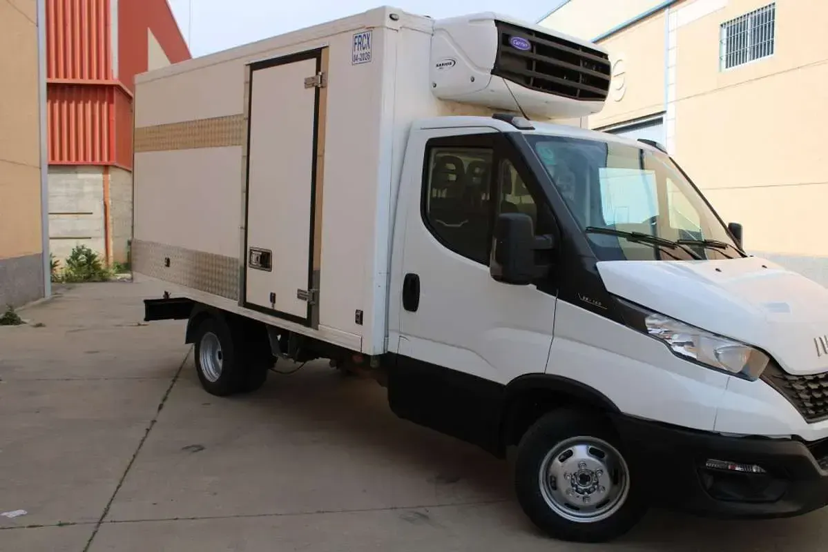 Usado Iveco Daily 136 CV (100 kW) 2021 Blanco Van