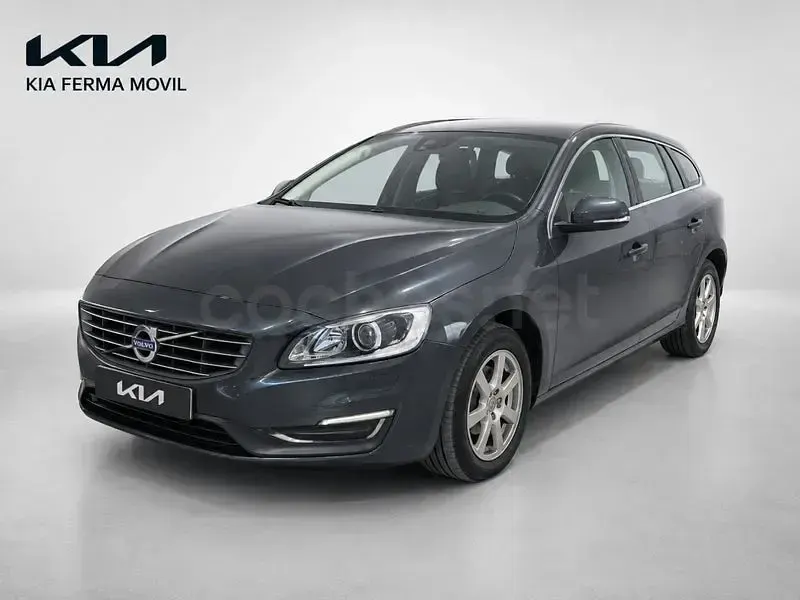 Usado Volvo V60 Momentum 150 CV (110 kW) 2016 Azul Familiar