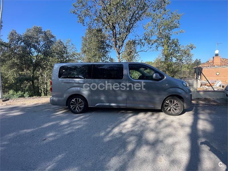 Usado Peugeot Traveller Business-Line 150 CV (110 kW) 2020 Gris / plata Monovolumen