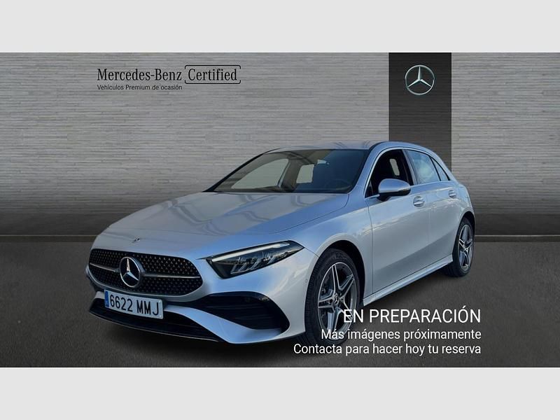 Iridiumsilber metalliclack Usado 2023 Mercedes A250 AMG line Utilitario | 34.290 € (Precio justo) - Imagen 1/4