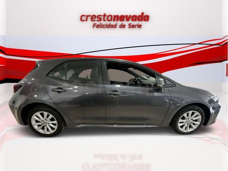 Usado Toyota Corolla Active 140 CV (102 kW) 2024 Gris / plata Berlina
