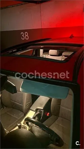 Usado BMW 318 143 CV (105 kW) 2011 Rojo Familiar