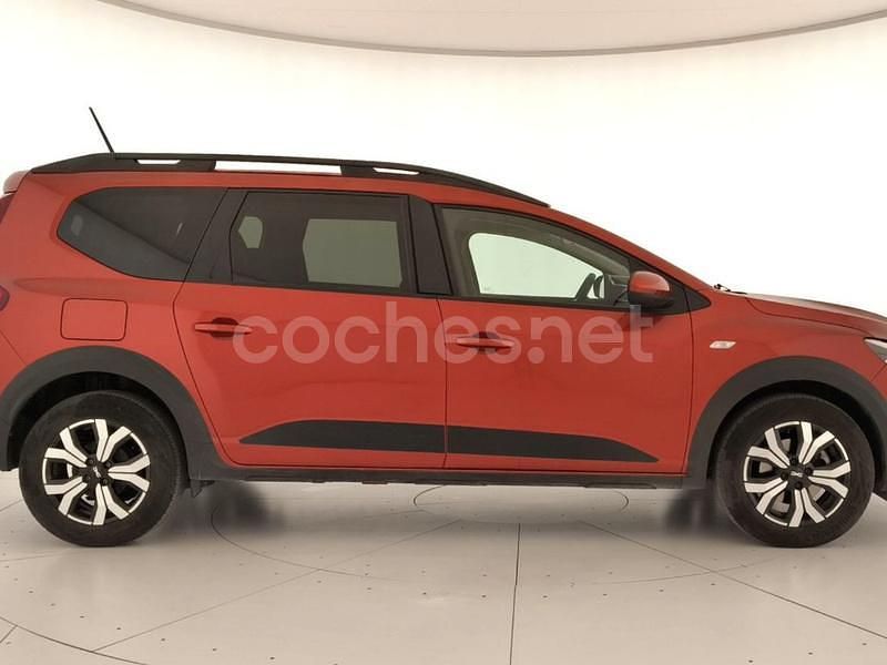 Usado Dacia Jogger Expression 110 CV (80 kW) 2024 Naranja Monovolumen