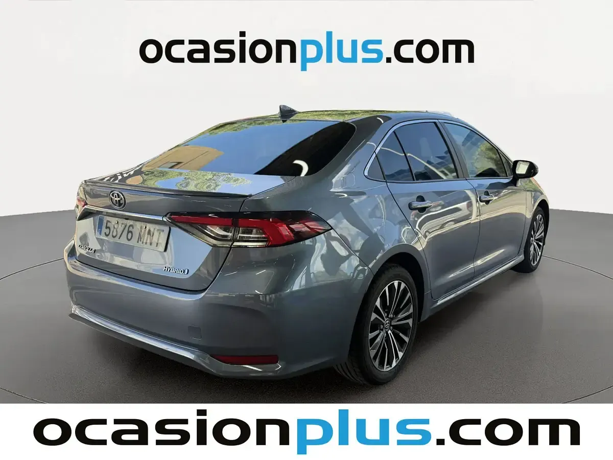 Usado Toyota Corolla Style 140 CV (102 kW) 2024 Gris Berlina