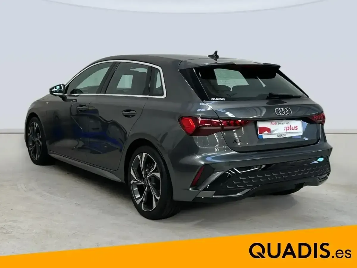 Usado Audi A3 S-Line 116 CV (85 kW) 2025 Gris