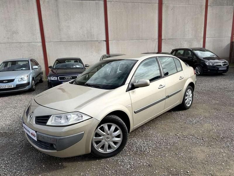 Usado Renault Mégane III Dynamique 86 CV (63 kW) 2008 Beige Berlina