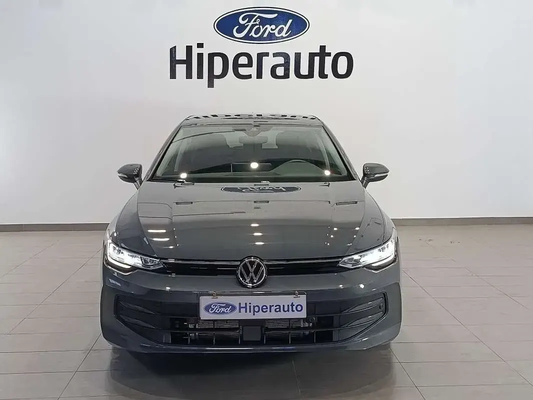 Usado VW Golf VIII 116 CV (85 kW) 2025 Gris Utilitario