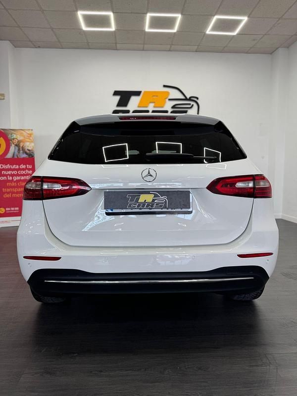 Usado Mercedes B200 150 CV (110 kW) 2021 Blanco Monovolumen