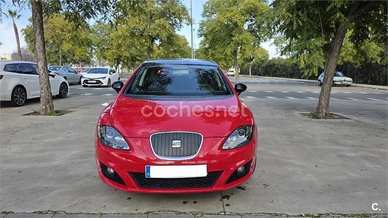 Usado Seat Leon Copa 105 CV (77 kW) 2011 Rojo Utilitario