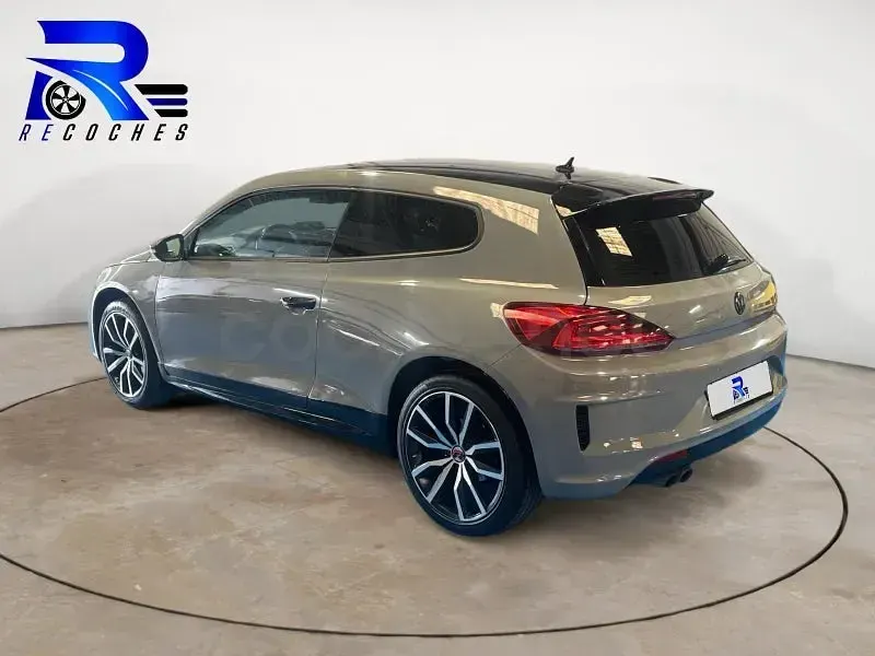 Usado VW Scirocco R-line 125 CV (91 kW) 2017 Gris / plata Coupe