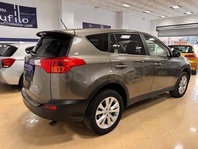 Usado Toyota RAV4 Advance 124 CV (91 kW) 2015 Gris / plata SUV