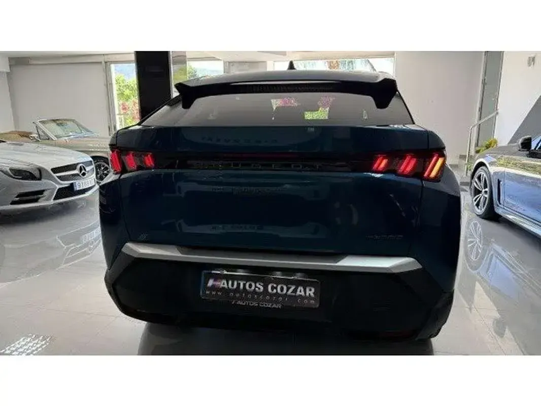 Usado Peugeot 3008 Allure 136 CV (100 kW) 2024 Azul SUV