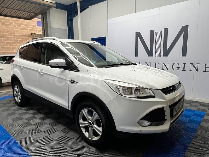 Blanco Usado 2015 Ford Kuga Trend SUV | 8999 € (Buen precio) - Imagen 1/4