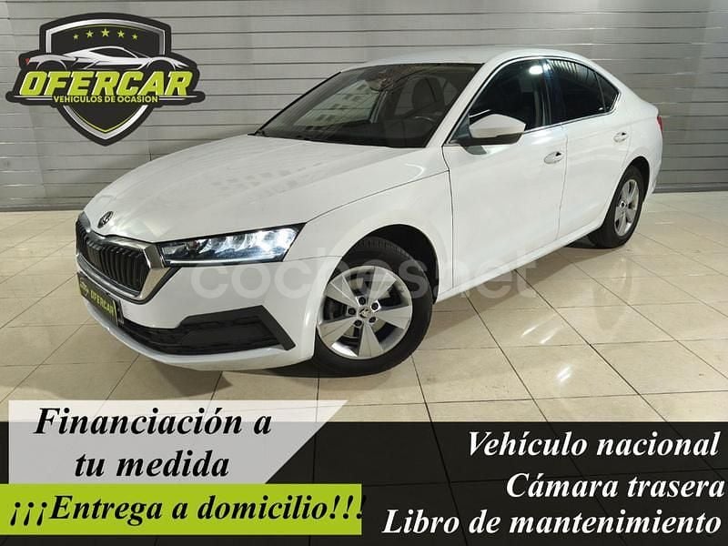 Blanco Usado 2022 Skoda Octavia Active Berlina | 13.800 € (Buen precio) - Imagen 1/4