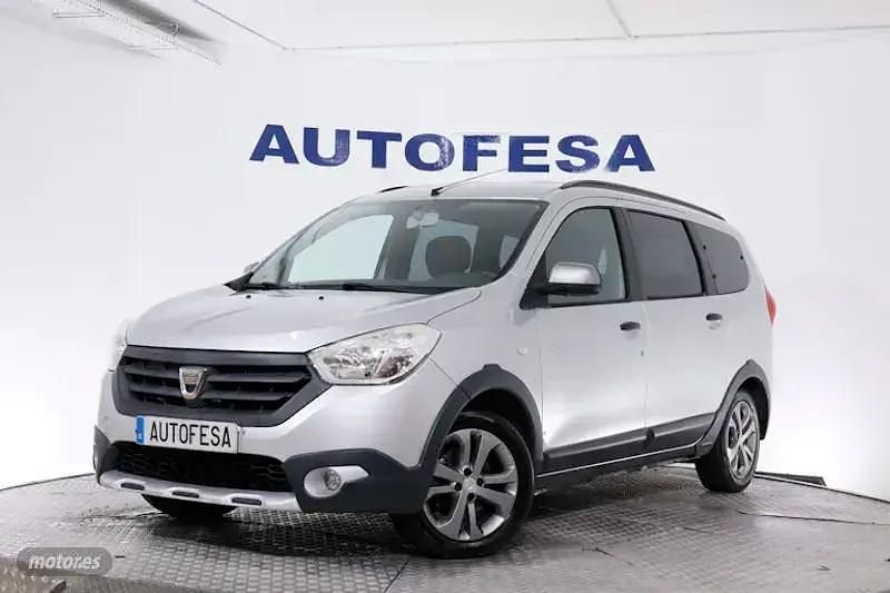Usado Dacia Lodgy Stepway 115 CV (84 kW) 2017 Plateado Monovolumen