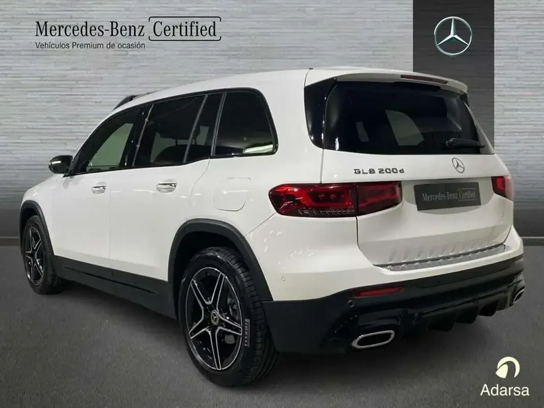 Usado Mercedes GLB200 AMG line 150 CV (110 kW) 2023 SUV