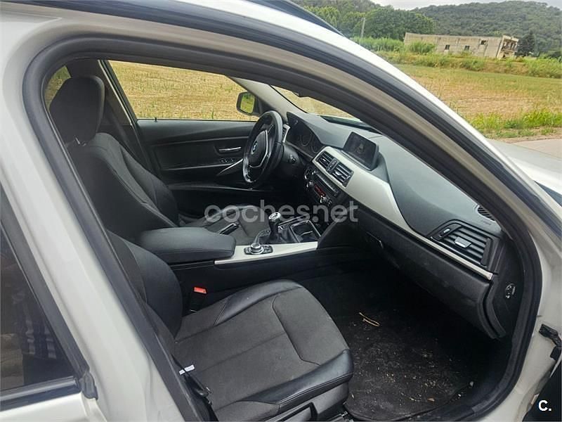 Usado BMW 318 136 CV (100 kW) 2015 Blanco Familiar