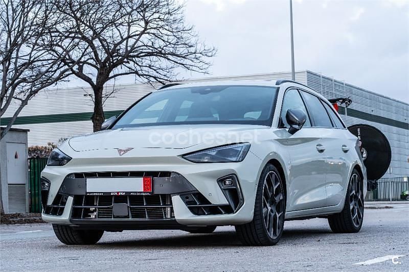 Usado Cupra Leon VZ 333 CV (244 kW) 2025 Beige Familiar
