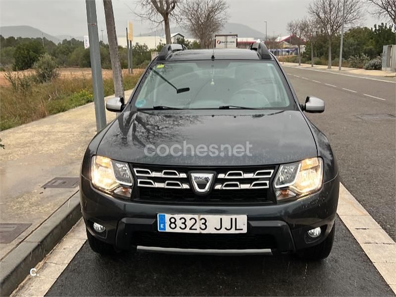 Usado Dacia Duster Lauréate 125 CV (91 kW) 2015 Negro SUV