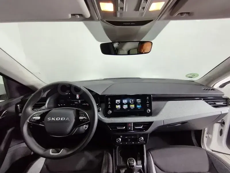 Usado Skoda Kamiq Selection 116 CV (85 kW) 2025 Blanco SUV