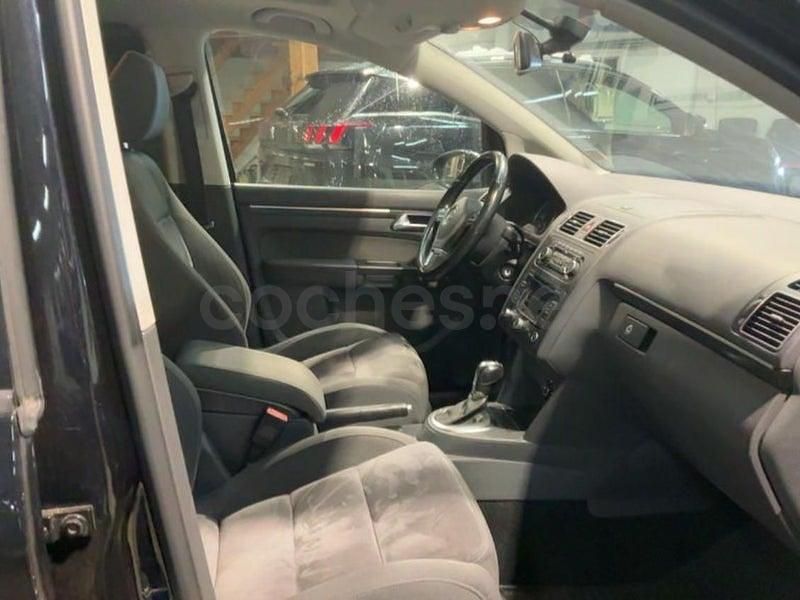 Usado VW Touran Sport 170 CV (125 kW) 2011 Negro Monovolumen