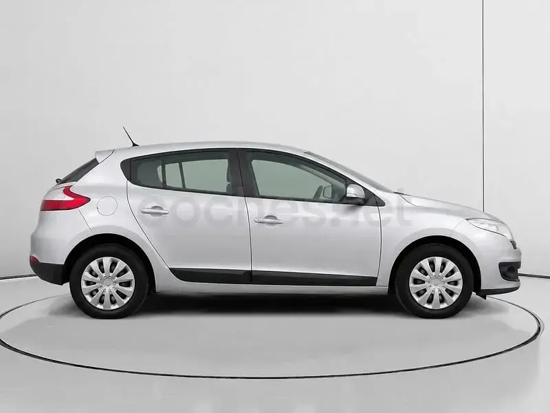 Usado Renault Mégane III Authentique 90 CV (66 kW) 2011 Gris / plata Berlina