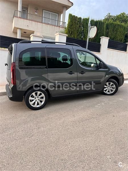 Gris / plata Usado 2016 Peugeot Partner Tepee Active Monovolumen | 11.000 € (Precio justo) - Imagen 1/4