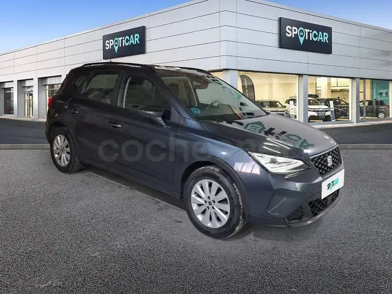 Usado Seat Arona Style 110 CV (80 kW) 2023 Azul SUV