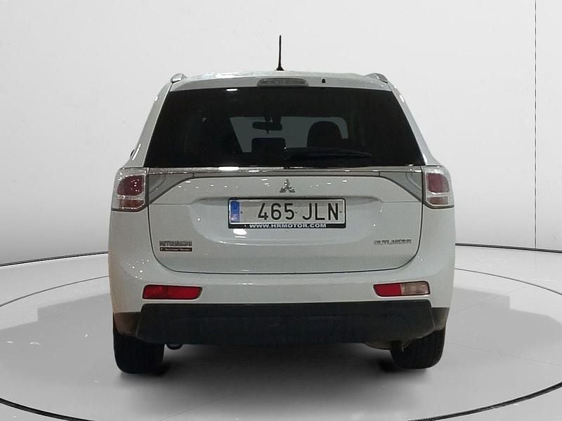 Usado Mitsubishi Outlander Motion 150 CV (110 kW) 2016 Blanco SUV