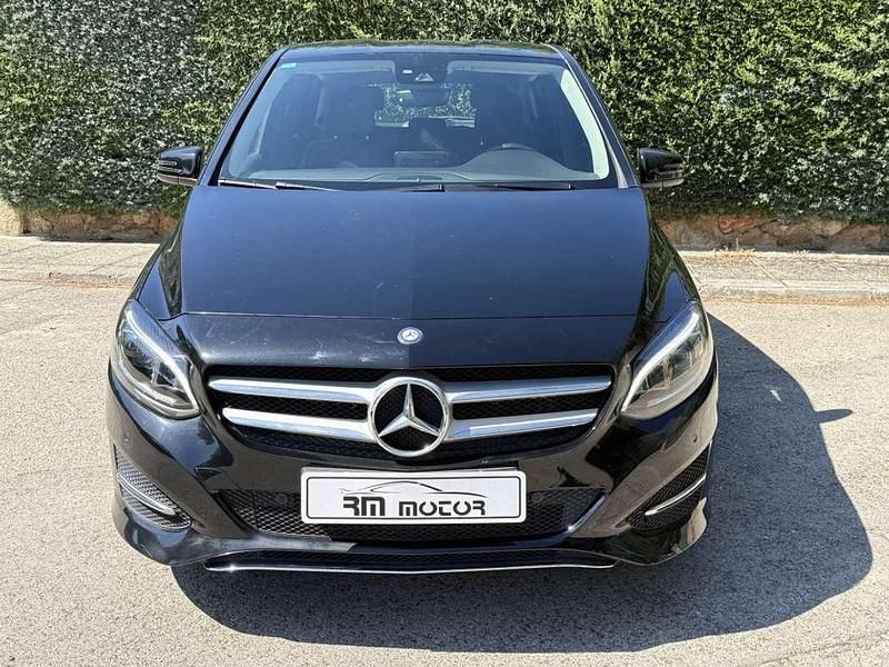 Usado Mercedes B200 156 CV (114 kW) 2016 Negro Monovolumen