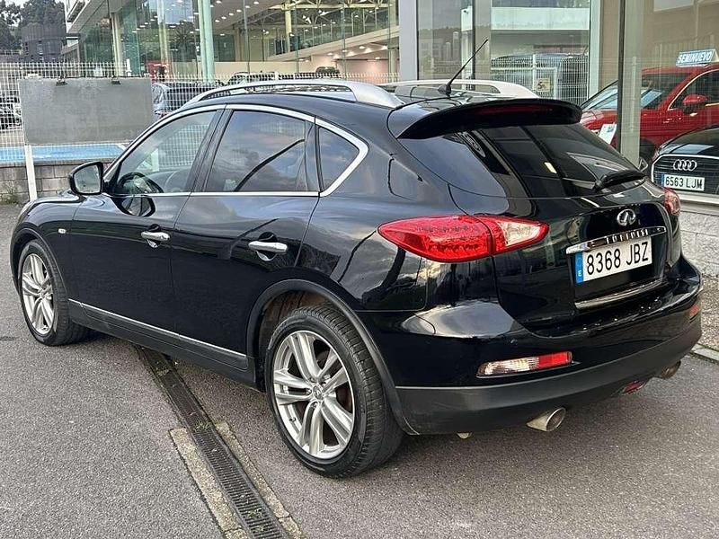 Usado Infiniti QX50 Premium 238 CV (175 kW) 2015 Negro SUV