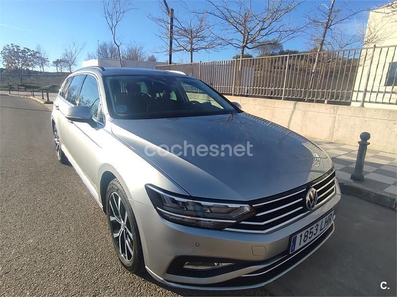 Usado VW Passat Executive 150 CV (110 kW) 2020 Gris / plata Familiar