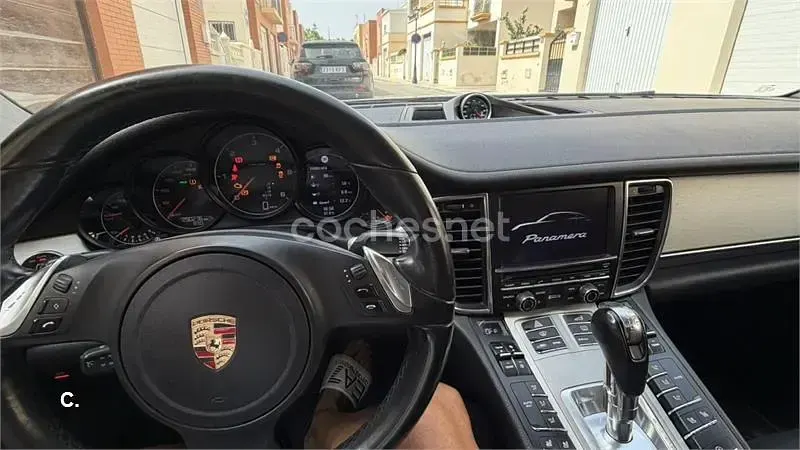 Usado Porsche Panamera Diesel 300 CV (220 kW) 2013 Gris / plata Utilitario