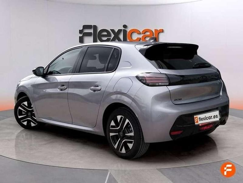 Usado Peugeot 208 Allure 110 CV (80 kW) 2025 Blanco Utilitario