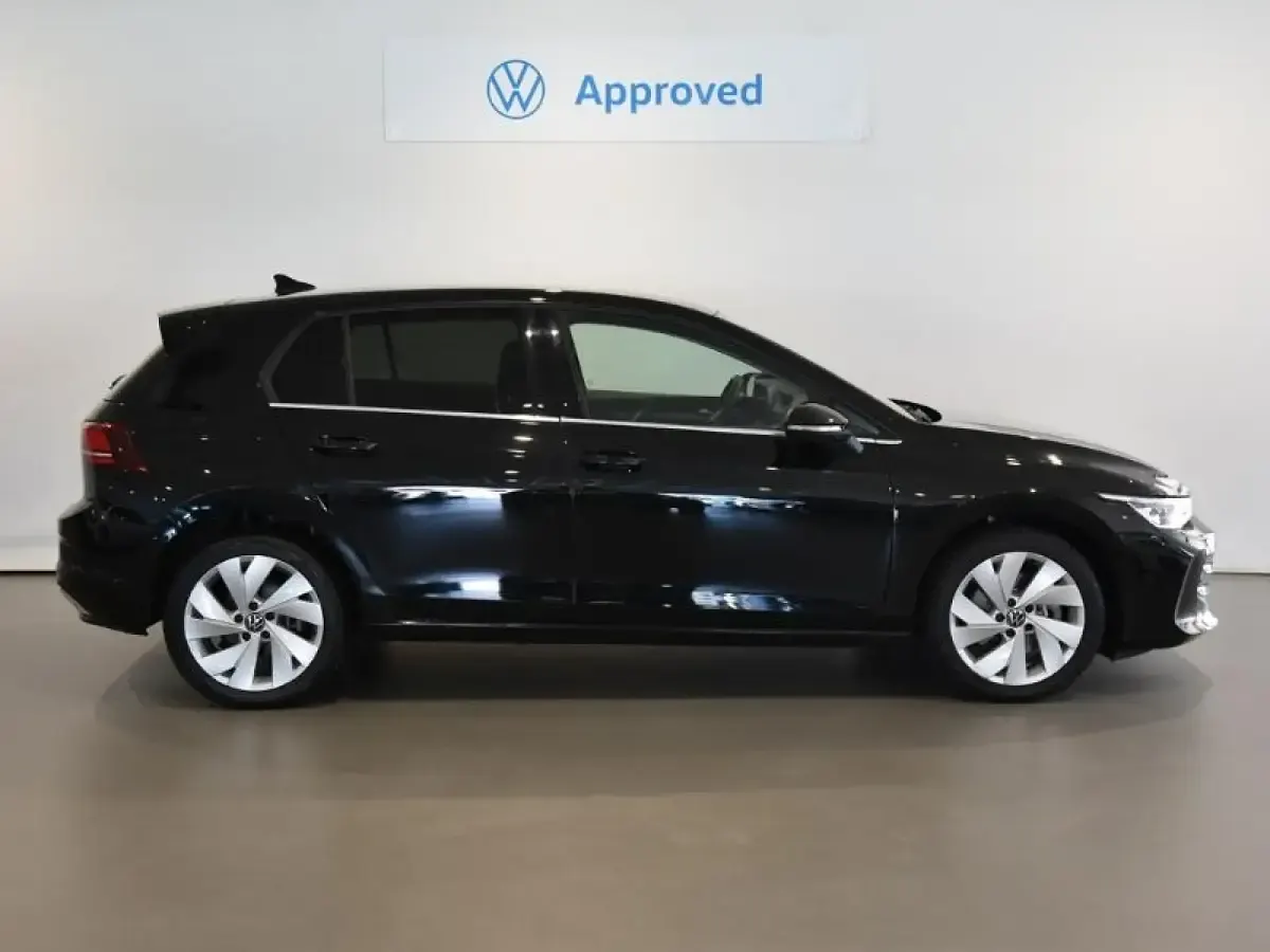 Usado VW Golf VIII Style 150 CV (110 kW) 2025 Negro